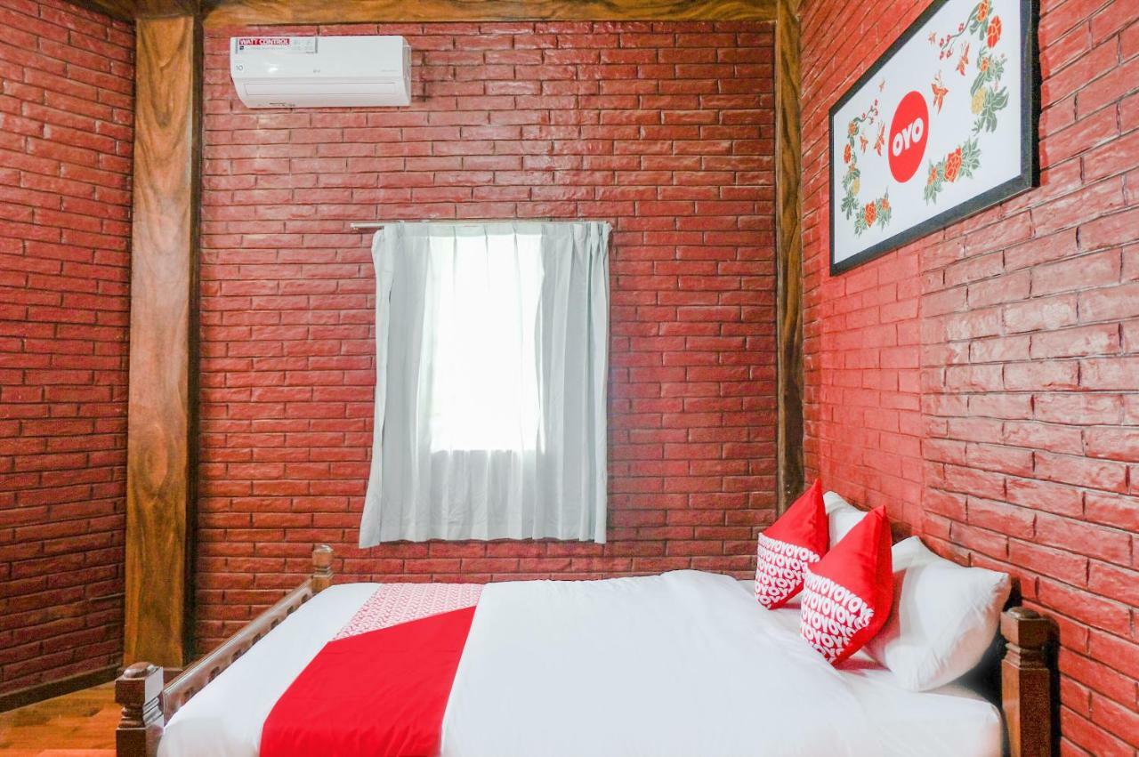 Hotel Oyo 774 007 Sengkaling 2*